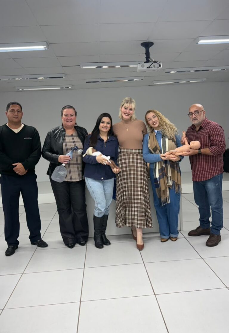 Profissionais de Saúde do Município Participam de Capacitação em Atendimento ao Parto de Emergência