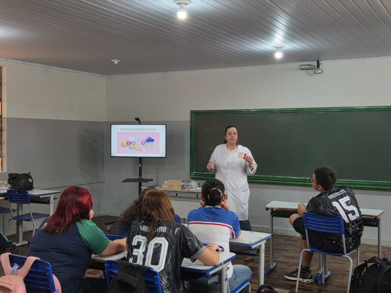 Secretaria de Saúde promove palestra sobre Saúde Reprodutiva e Métodos Contraceptivos no Colégio Malvino de Oliveira